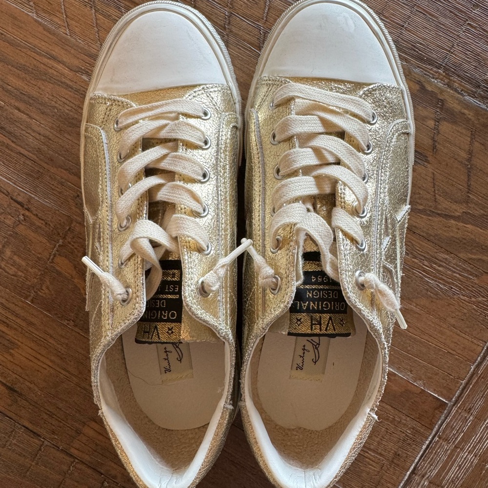 Vintage Havana Women’s Metallic Gold Star Sneakers
